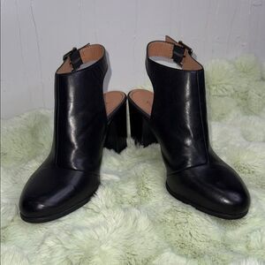 Vionic Lacey Block Heel Slingback shoes.